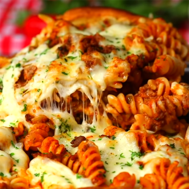 Garlic Bread Pasta Pie Recipe